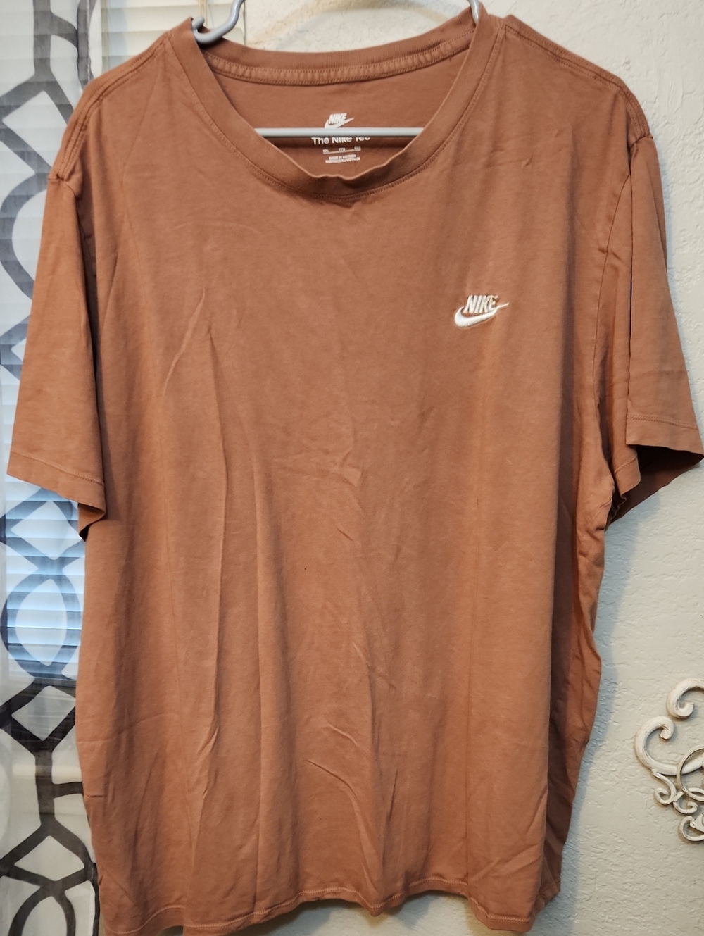 Nike Men’s Rust Brown Short-Sleeve Logo Tee